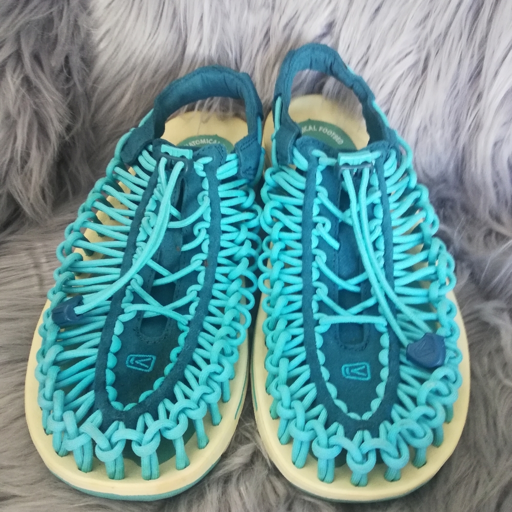 Keen Uneek Slingback Slip On Water Sandals Size 9